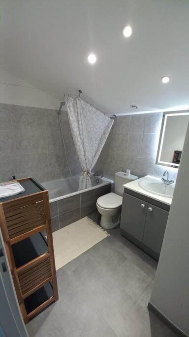 Appartement 70 M2 - Terrasse Et Jardin Privatifs Mouguerre Exterior foto